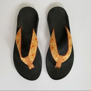 Chacos thong strap sandles